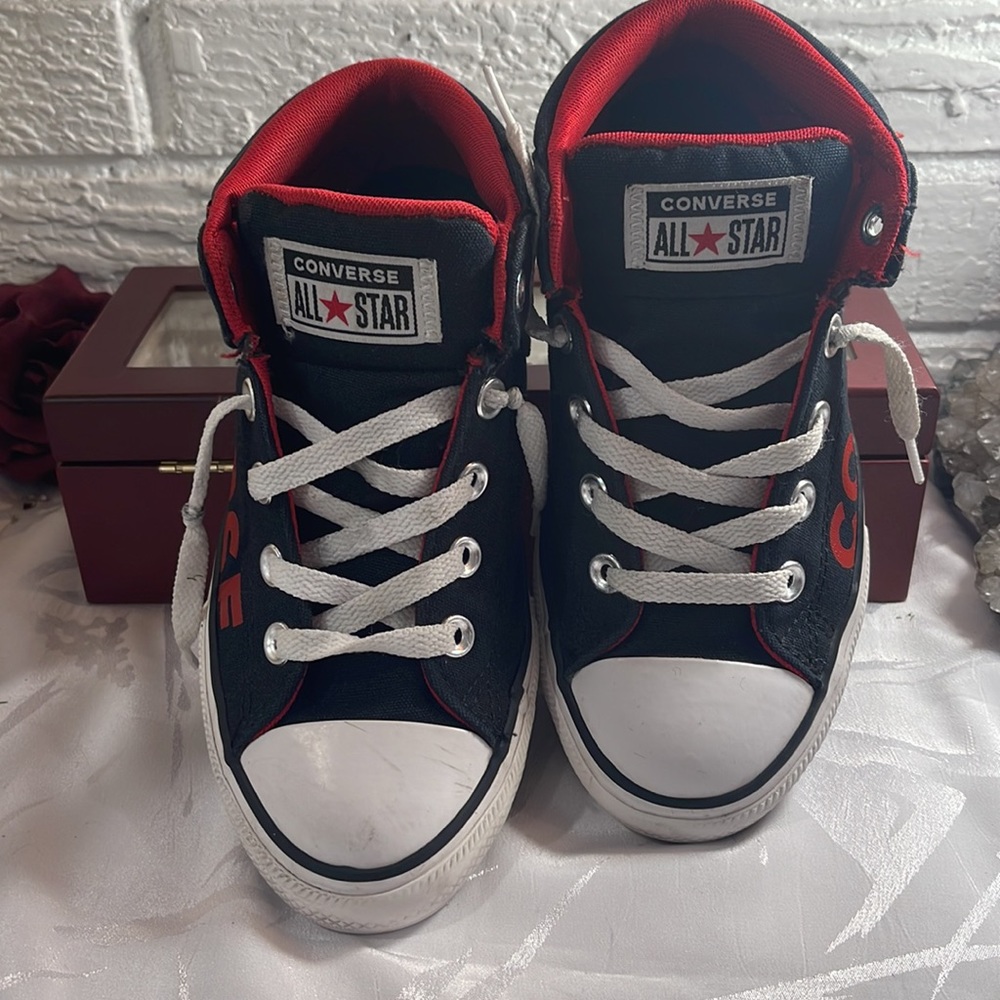 Converse - Picture 3 of 8